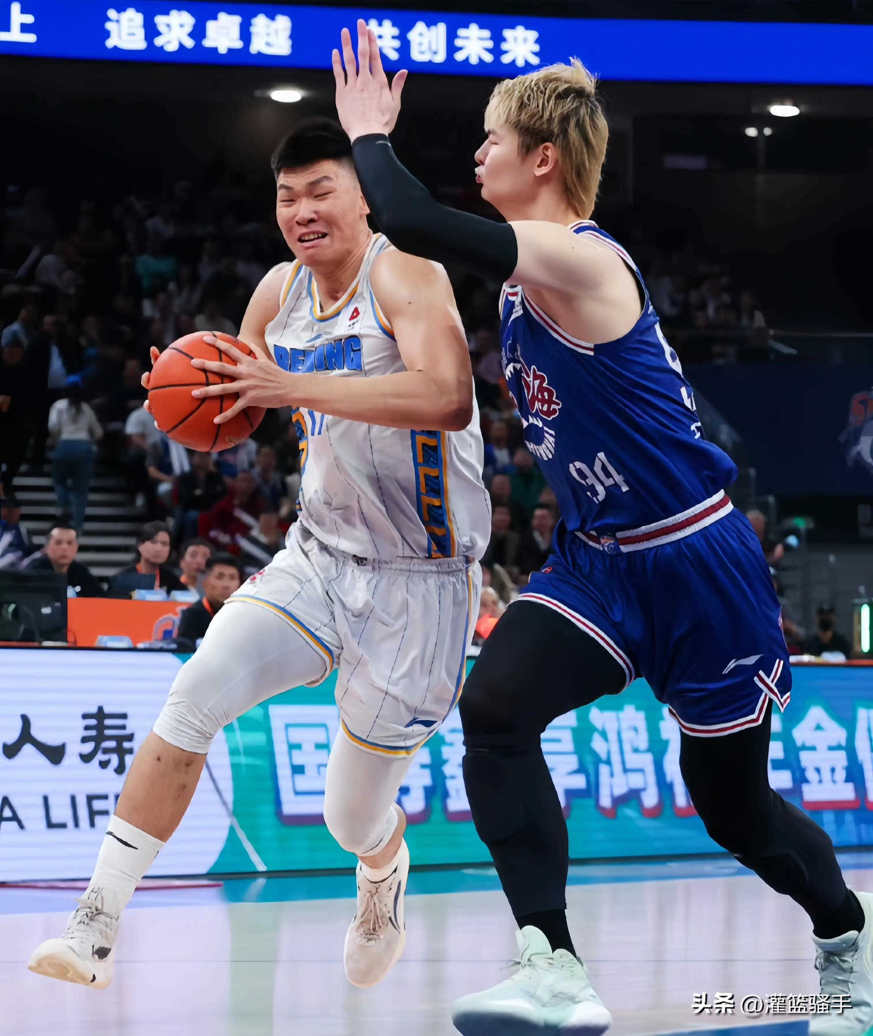 包含转会期上海久事调整名单以备CBA常规赛英超冲刺阶段刷纪录之后，勒沃库森围绕荷甲防线松动的词条